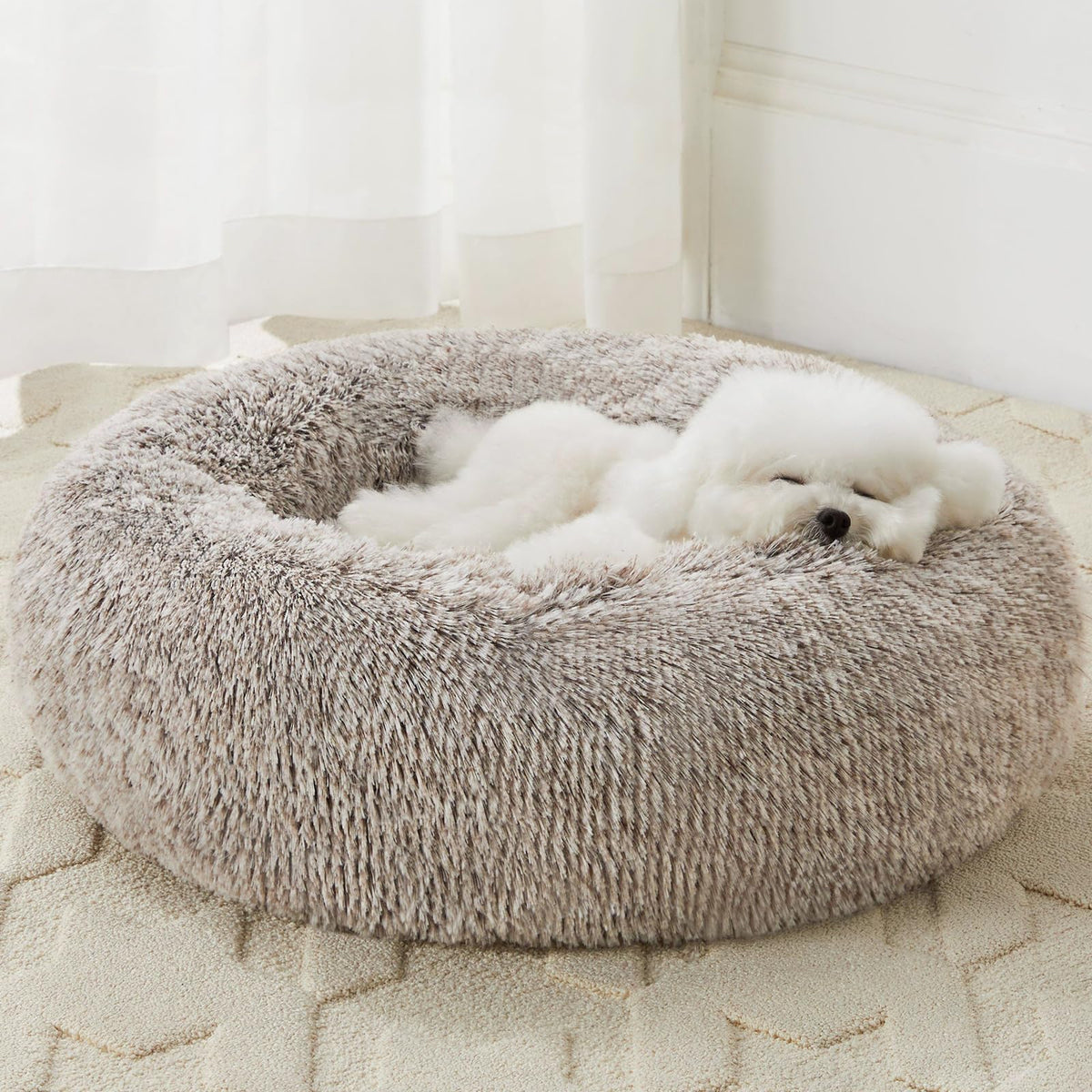 Cama donut WNPETHOME para perros, pelo falso cálido, descanso suave.