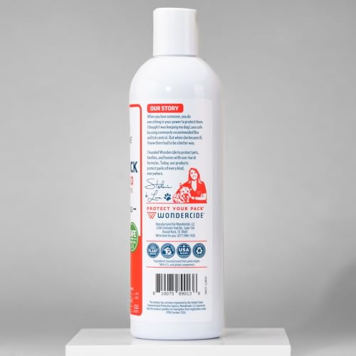 Wondercide aplica suavemente, genera espuma para limpiar pelaje de perros y gatos.