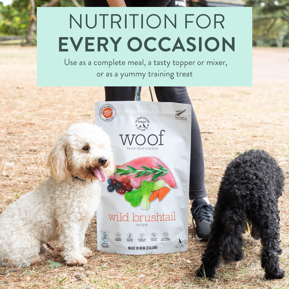 WOOF alimento alto en proteína 90% para perros activos.