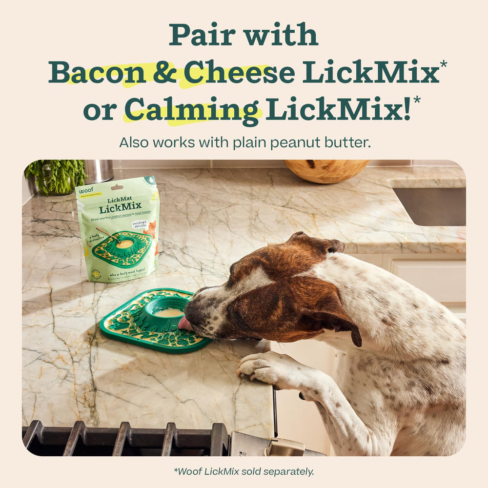 Diseñado en Denver, WOOF LickMat combina calidad y bienestar para tu perro.