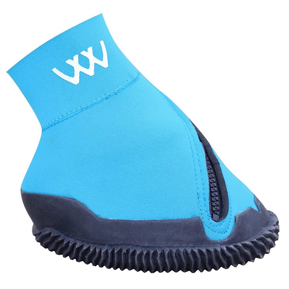 Bota médica Woof Wear para pezuñas muestra ajuste cercano para rehabilitación segura.