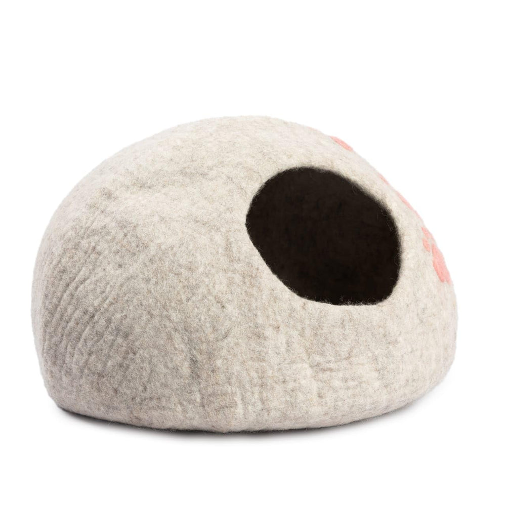 Cama para gatito Woolygon de fieltro premium, superficie suave y duradera.