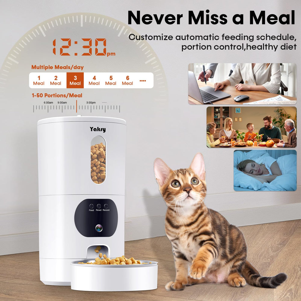 Capacidad de 4,5 L para alimentar a varios gatos.