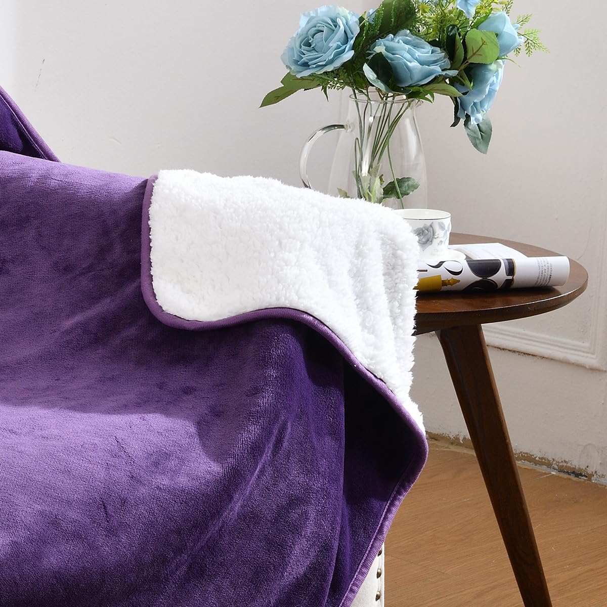 Diseño sherpa purpura oscuro Yaning para sofa y cama.