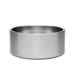 YETI Boomer 8 con anillo antideslizante para evitar derrames durante la comida.