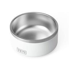 YETI Boomer 8 con anillo antideslizante para evitar desbordes.