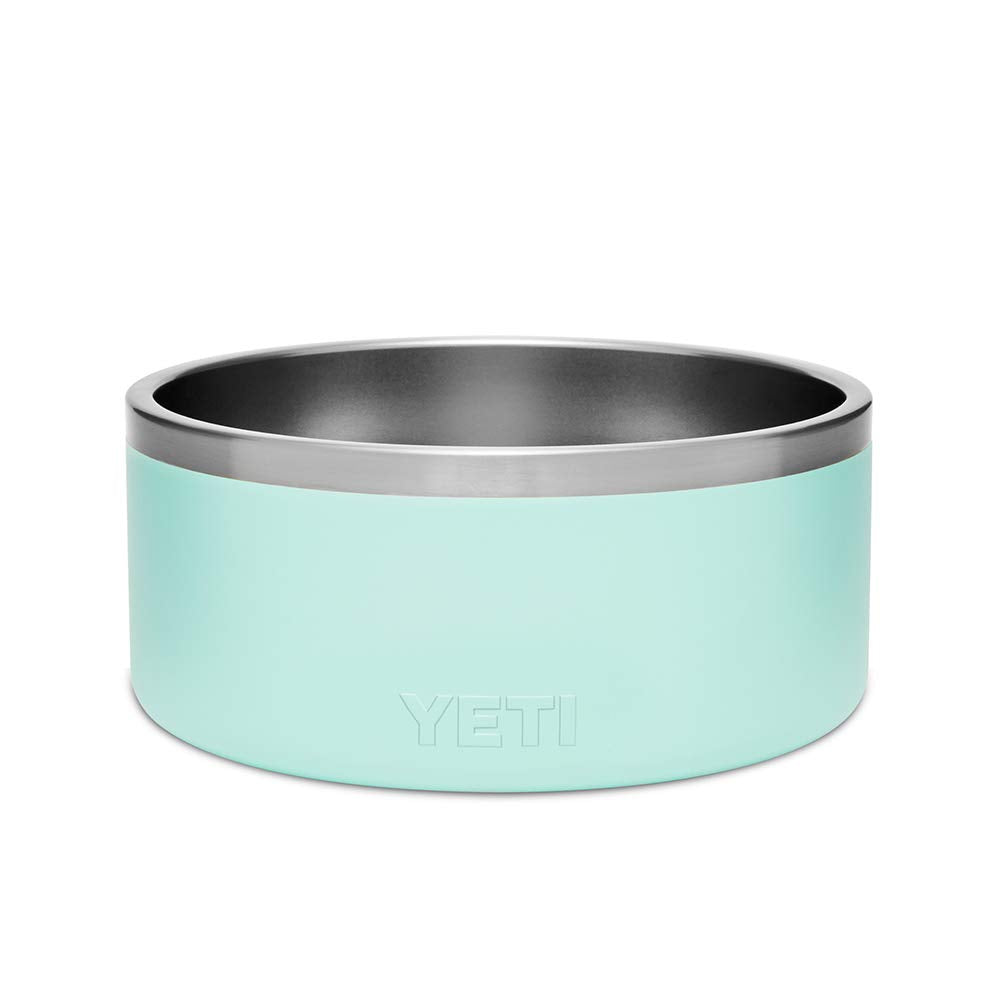 YETI Boomer con anillo antideslizante evita desplazamientos.