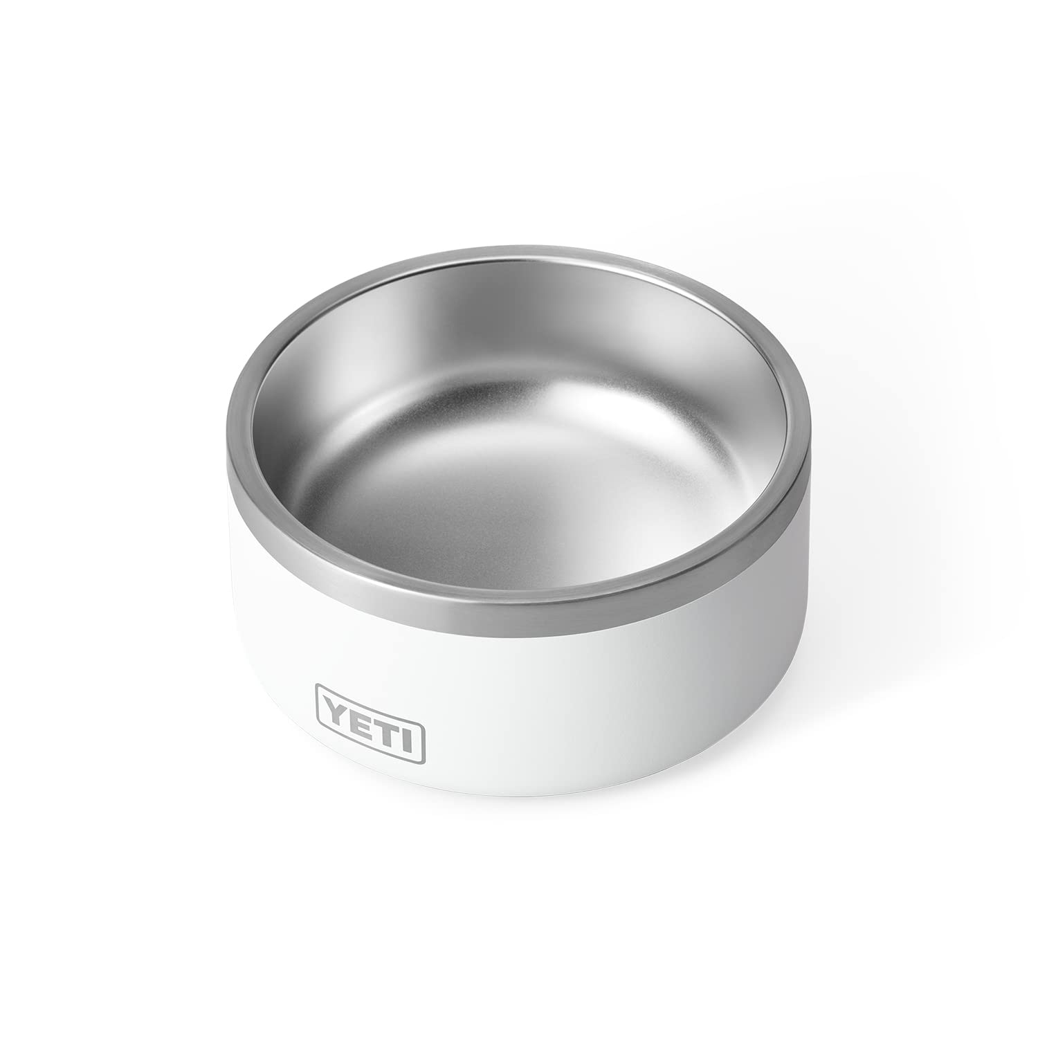 YETI Boomer 4 con capacidad de 32 oz para alimentar al perro fácilmente.