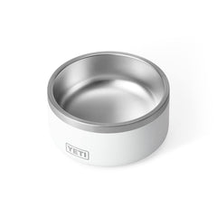 YETI Boomer 4 con capacidad de 32 oz para alimentar al perro fácilmente.