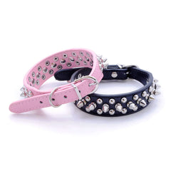 Hebilla ajustable de metal facilita poner y quitar el collar.