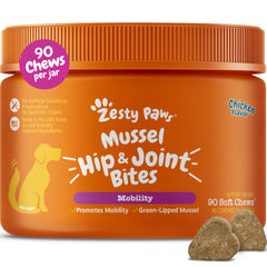 Zesty Paws Mussel Mobility Bites en envase abierto, práctico para la rutina diaria.