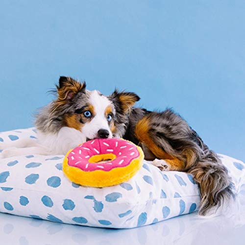 ZippyPaws Donutz tamaño adecuado para perros pequeños y medianos.