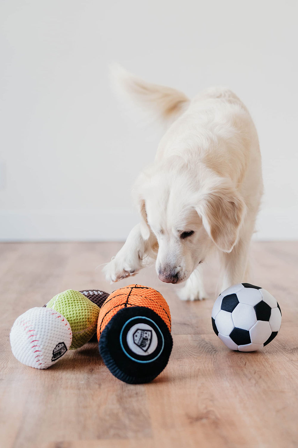 ZippyPaws SportsBallz: peluche suave para abrazar y transportar
